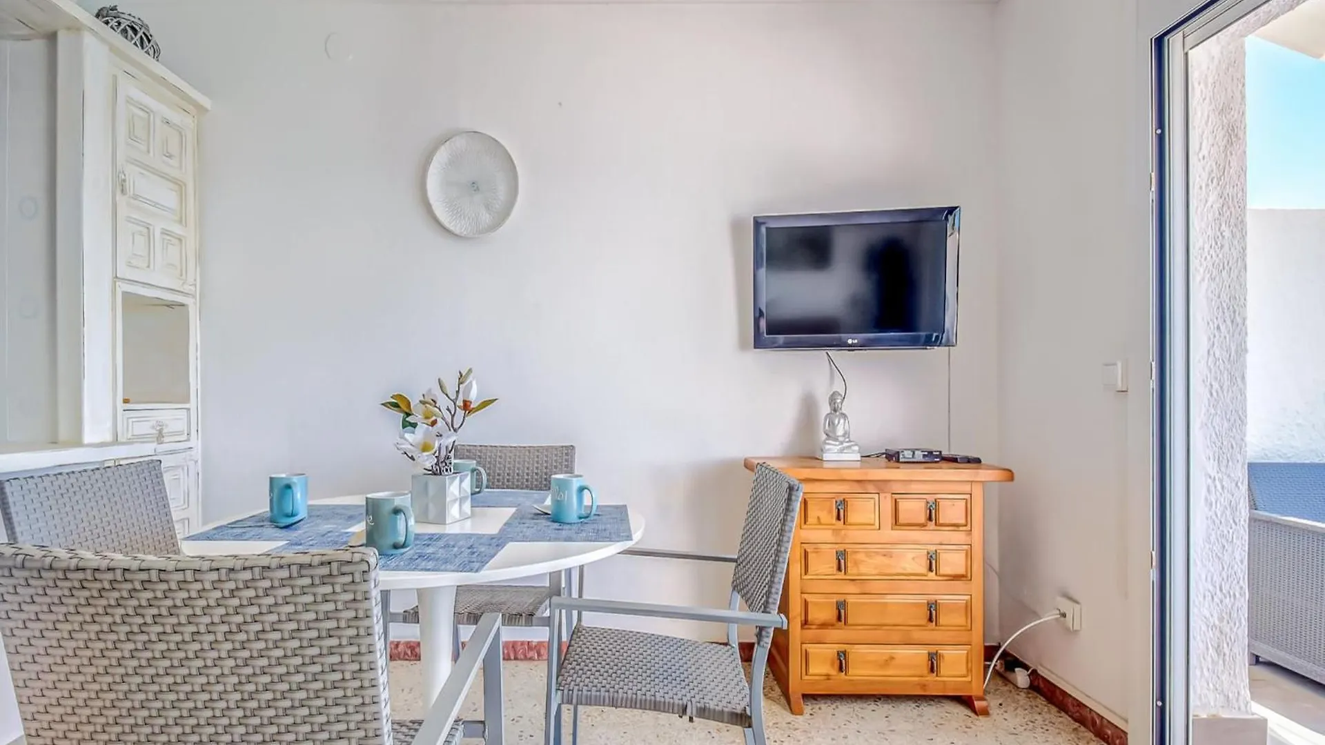 Apartment With View Montjoi Spain